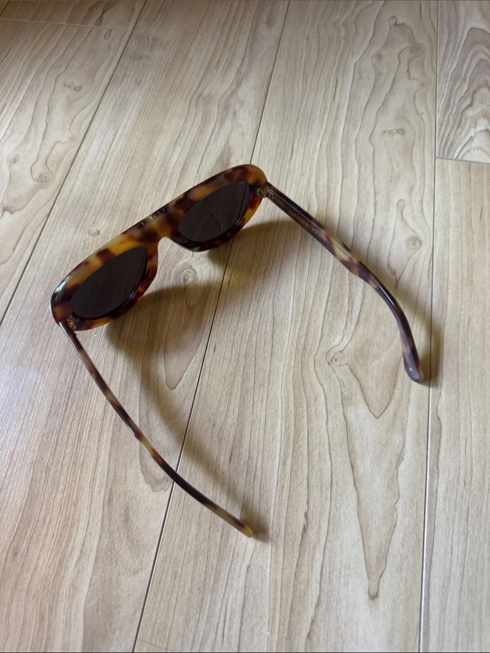 JIMMY FAIRLY The Gabrie Sunglasses in  Tortoise - Picture 3 of 3